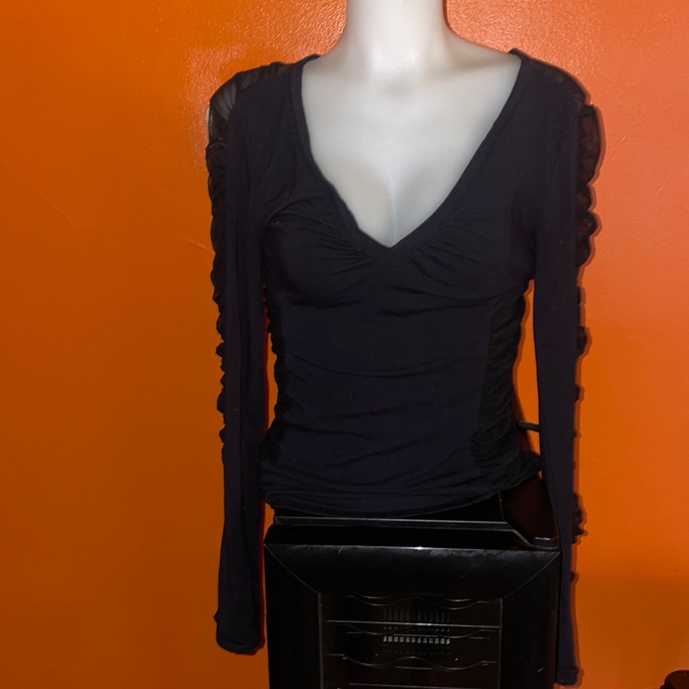 Bebe v cut flirty top